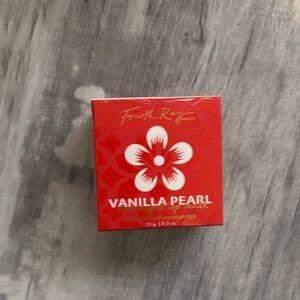 Vanilla Pearl Lip moisturizer